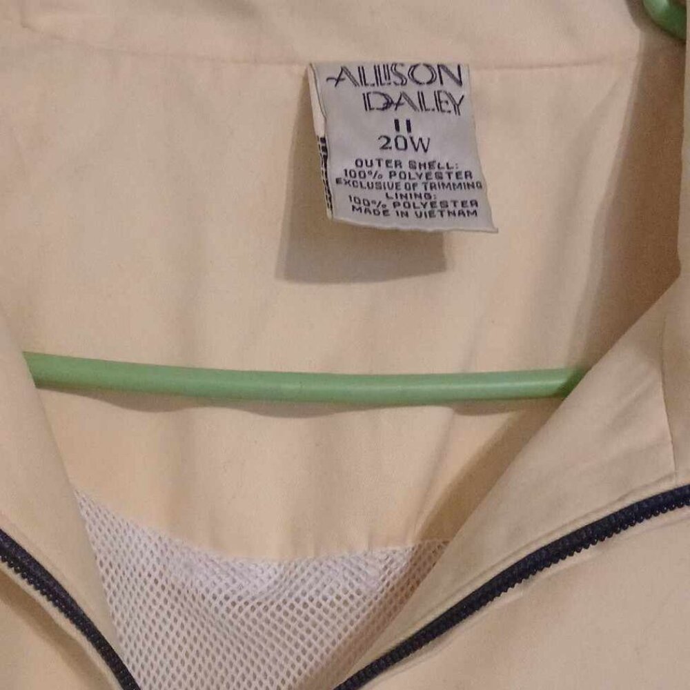 Summer Jacket - Picture 2 of 4